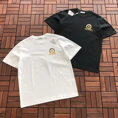 ￥ ~115 H🔥R🔥E🔥 T-SHIRT 55052636 (im 185CM 80KG iwear size L in the photo)