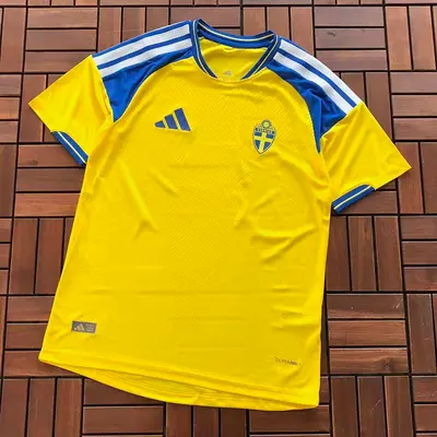 ￥ ~ 65 FOOTBALL T-SHIRT 55052737 (im 185CM 70KG iwear size L in the photo)