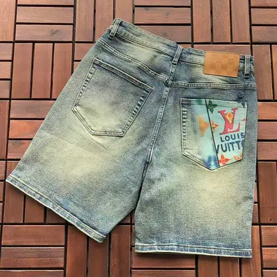 ￥~195 L🔥 SHORTS JEANS 66053133 (im 185CM 80KG iwear size 31 in the photo)