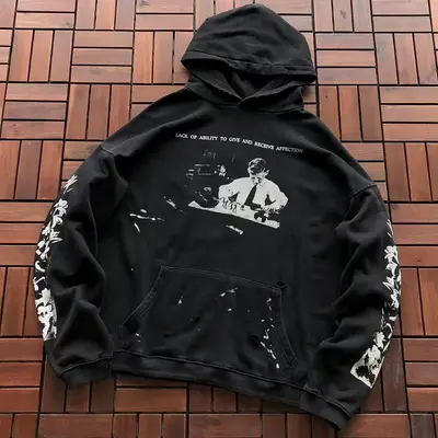 ￥~185 E.R.D HOODIE 77053121 (im 185CM 70KG iwear size M in the photo)
