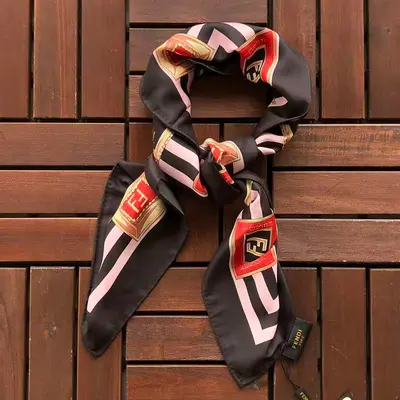 ￥~56 F🔥🔥D🔥 SCARF 55060166 (长87CM*宽87CM)