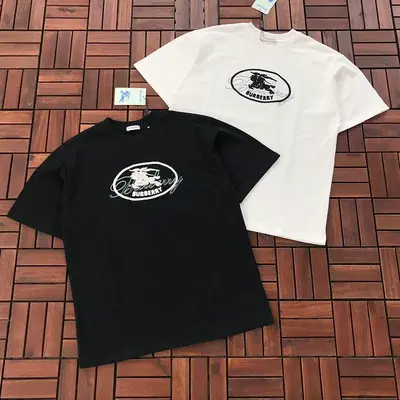 ￥165 B🔥RB🔥RRY T-SHIRT 88060319 (im 185CM 70KG iwear size M in the photo)