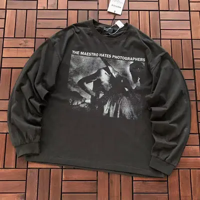 ￥~115 E.R.D LONG-SLEEVE 77060437 (im 185CM 70KG iwear size M in the photo)