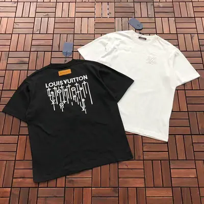 ￥~125 L🔥T-SHIRT 77060418 (im 185CM 70KG iwear size L in the photo)