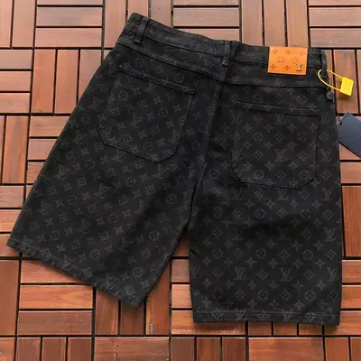 ￥ ~ 175 L🔥 SHORTS JEANS 55060949 (im 185CM 80KG iwear size XL in the photo)