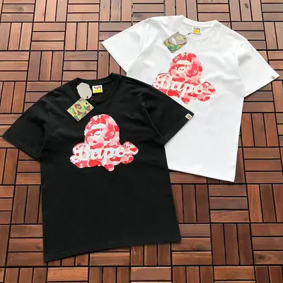 ￥ ~ 89 BAPE T-SHIRT 55060921 (im 185CM 80KG iwear size M in the photo)