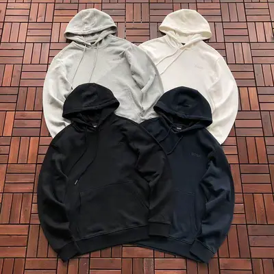 ￥~185 H🔥G🔥 B🔥🔥S HOODIE 66060923 (im 185CM 80KG iwear size L in the photo)