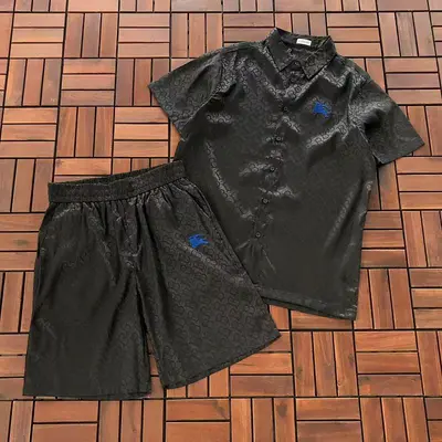 ￥~165 B🔥RB🔥RRY T-SHIRT SHIRT SHORTS 77060817 (im 185CM 70KG iwear size L in the photo)