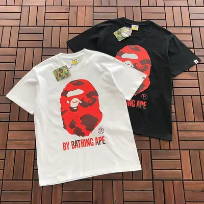 ￥ ~ 89 BAPE T-SHIRT 55060937 (im 185CM 80KG iwear size M in the photo)