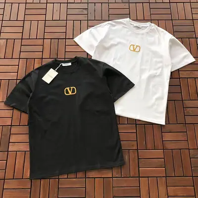 ¥ 79 VALENTINO T-SHIRT 88061013 (im 185CM 80KG iwear size S in the photo)