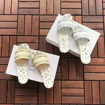 ￥ 125 D🔥O🔥SLIPPERS 88061074