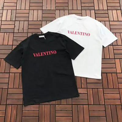 ￥ 79 VALENTINO T-SHIRT 88061018 (im 185CM 80KG iwear size S in the photo)