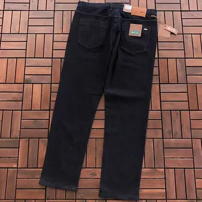 ￥ ~ 135 L🔥🔥O P🔥A🔥A JEANS 55061117 (im 185CM 80KG iwear size 36 in the photo)