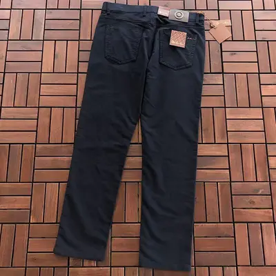 ￥ ~ 135 L🔥🔥O P🔥A🔥A JEANS 55061115 (im 185CM 80KG iwear size 34 in the photo)