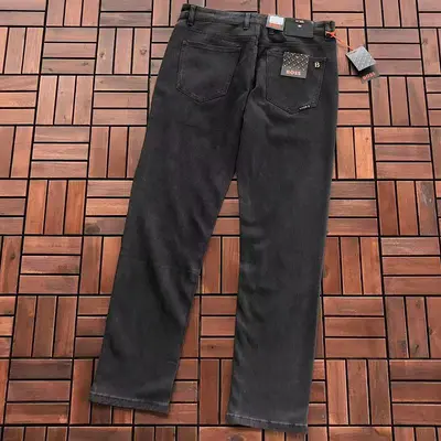 ￥~135 H🔥G🔥 B🔥🔥S JEANS 55061107 (im 185CM 80KG iwear size 34 in the photo)