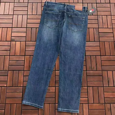 ￥~135 T🔥🔥🔥 H🔥🔥🔥R JEANS 55061110 (im 185CM 80KG iwear size 36 in the photo)