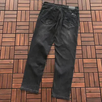 ￥ ~ 135 T🔥🔥🔥 H🔥🔥🔥R JEANS 55061131 (im 185CM 80KG iwear size 36 in the photo)