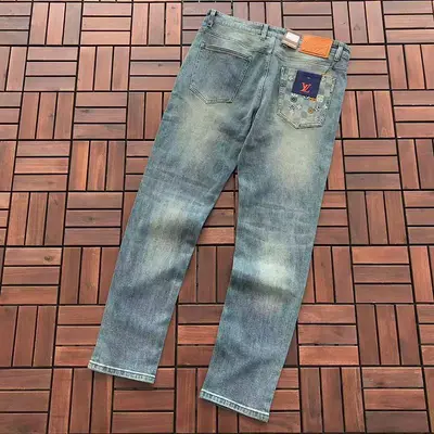 ￥~135 L🔥JEANS 55061125 (im 185CM 80KG iwear size 36 in the photo)