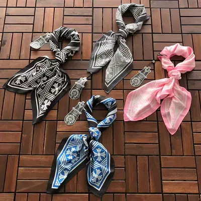 ￥ ~ 86 CH🔥OM🔥 HE🔥RTS SCARF 55061146（长87CM*宽87CM）