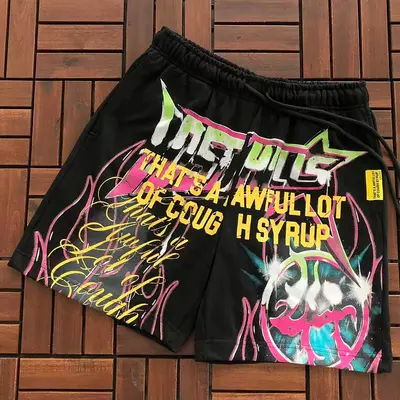 ￥~99 TH🔥T'S A AW🔥UL L🔥T OF C..SHORTS 77061260 (im 185CM 80KG iwear size M in the photo)