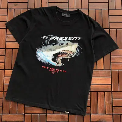￥~79 REPRESENT T-SHIRT 66061451 (im 185CM 80KG iwear size M in the photo)