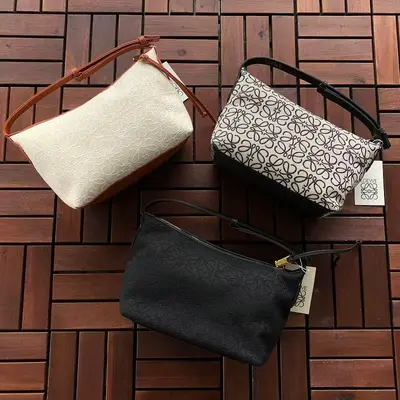 ￥~135 L🔥E🔥🔥BAG 66061817 （长27CM*宽17CM*高14CM）