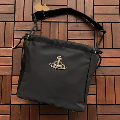 ¥~125 VIVIENNE WESTWOOD BAG 66061807(长30CM*宽30CM*高12CM)