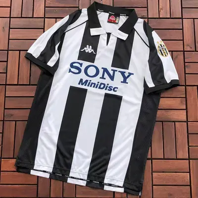 ￥ ~ 69 FOOTBALL T-SHIRT 55062166 (im 180CM 68KG iwear size M in the photo)