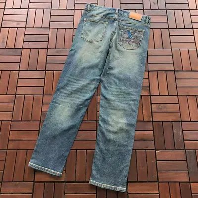￥~135 L🔥JEANS 55062137 (im 180CM 68KG iwear size 34 in the photo)
