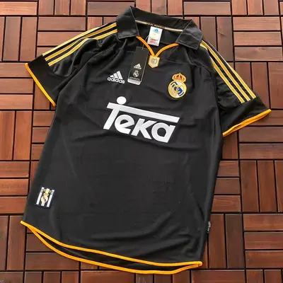￥ ~ 69 FOOTBALL T-SHIRT 55062131 (im 180CM 68KG iwear size M in the photo)