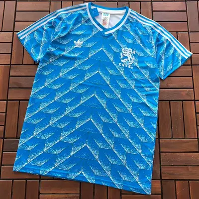 ￥ ~ 69 FOOTBALL T-SHIRT 55062162 (im 180CM 68KG iwear size M in the photo)