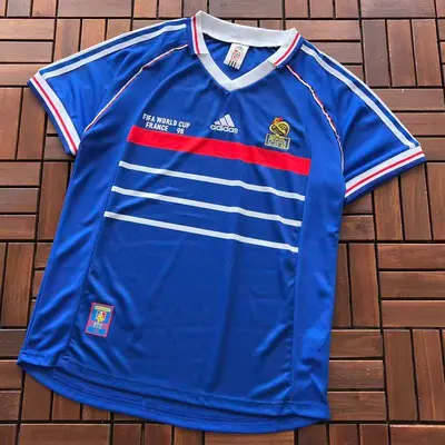 ￥ ~ 69 FOOTBALL T-SHIRT 55062159 (im 180CM 68KG iwear size M in the photo)