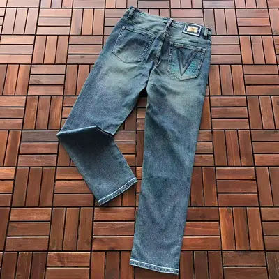 ￥~135 L🔥JEANS 55062158 (im 180CM 68KG iwear size 32 in the photo)