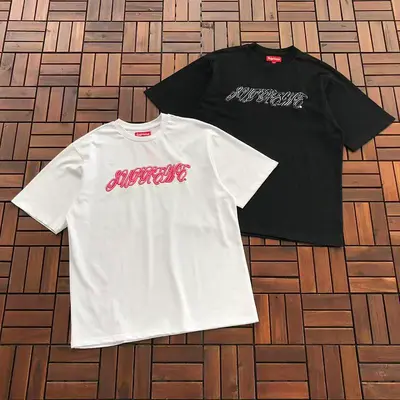 ￥~109 S🔥P🔥E🔥E T-SHIRT 77062201 (im 180CM 68KG iwear size M in the photo)
