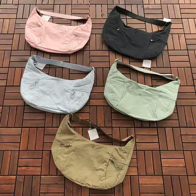 ￥~169 L🔥🔥UL🔥M🔥N BAG 66062230（长50CM*宽26CM*高13CM）