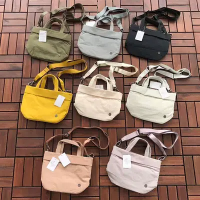 ￥~159 L🔥🔥UL🔥M🔥N BAG 66062227（长26CM*宽20CM*高11CM）