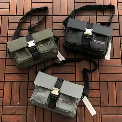 ￥~95 FOG BAG 77062358（长26CM*宽19CM*高5CM）