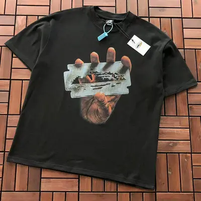 ￥~85 C🔥RT🔥🔥Z T-SHIRT 77062414 (im 185CM 80KG iwear size M in the photo)