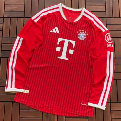 ￥~95 FOOTBALL LONG-SLEEVE 55062547 (im 180CM 68KG iwear size XL in the photo)