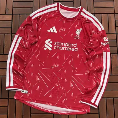 ￥~95 FOOTBALL LONG-SLEEVE 55062545 (im 180CM 68KG iwear size L in the photo)