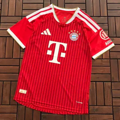 ￥~85 FOOTBALL T-SHIRT 55062521 (im 180CM 68KG iwear size M in the photo)