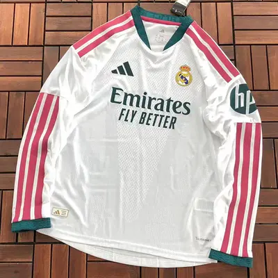 ￥~95 FOOTBALL LONG-SLEEVE 55062508 (im 180CM 68KG iwear size XL in the photo)