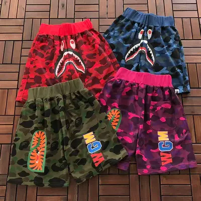 ￥~115 BAPE SHORTS 66070229 (im 185CM 70KG iwear size M in the photo)
