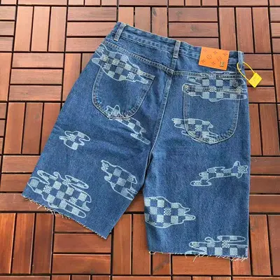 ¥ 215 L🔥SHORTS JEANS 55070421 (im 185CM 70KG iwear size 30 in the photo)