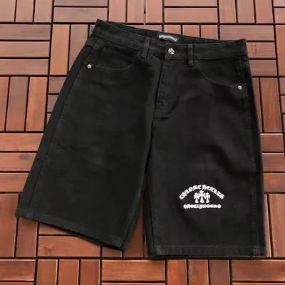 ¥ ~ 215 CH🔥OM🔥 HE🔥RTS SHORTS JEANS 55070422 (im 185CM 70KG iwear size M in the photo)