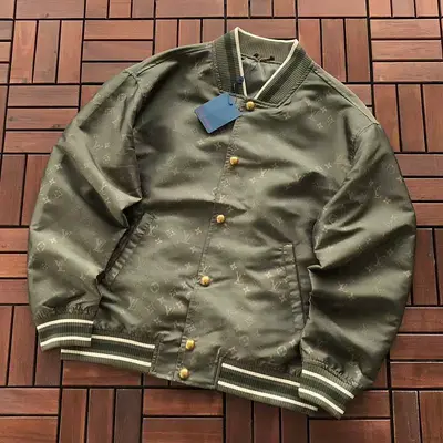 ￥ ~ 359 L🔥JACKET 55070963 (im 185CM 70KG iwear size L in the photo)