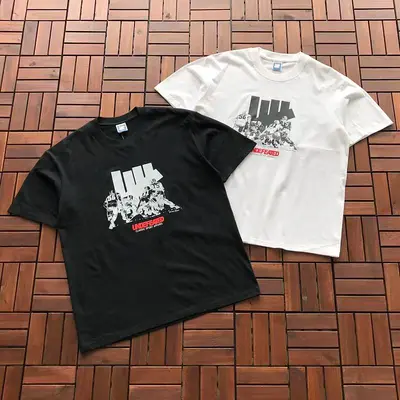 ¥ ~ 85 UNDEFEATED T-SHIRT 55071635(im 185CM 70KG iwear size L in the photo)