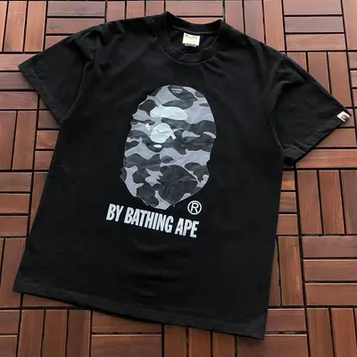 ￥~75 BAPE T-SHIRT 66072260 (im 185CM 70KG iwear size M in the photo)