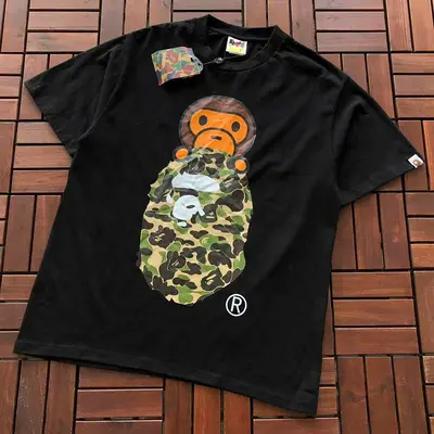 ¥~75 BAPE T-SHIRT 66072218 (im 185CM 70KG iwear size M in the photo)