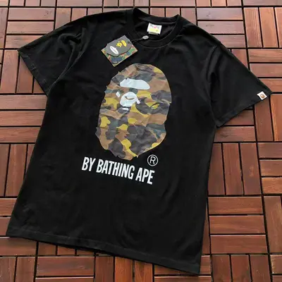 ¥~75 BAPE T-SHIRT 66072242 (im 185CM 70KG iwear size M in the photo)